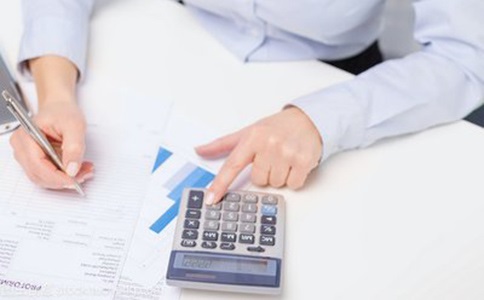 一般納稅人代理記賬一年費(fèi)用多少呢? 一般納稅人代理記賬一年費(fèi)用多少呢?